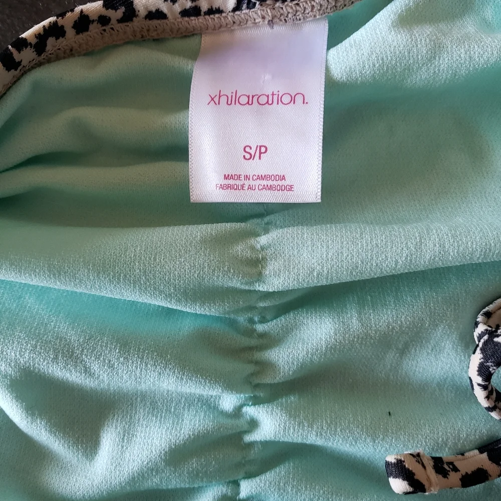 Sheetah 2 piece Bathing suit - Picture 4 of 5